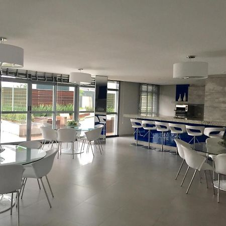 Estudio Moderno Com Linda Vista Para A Serra Curitiba Esterno foto