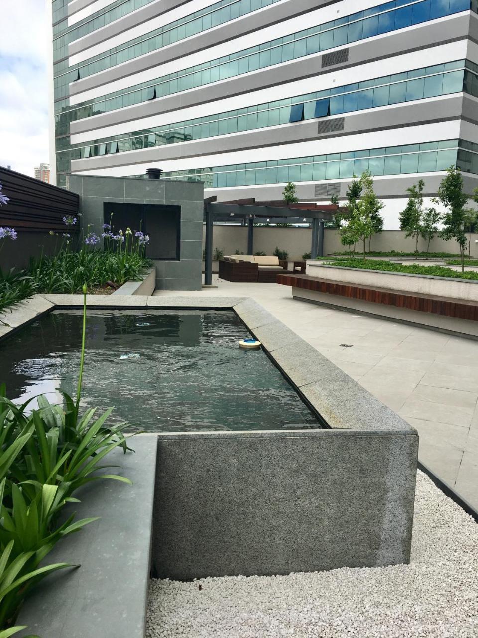 Estudio Moderno Com Linda Vista Para A Serra Curitiba Esterno foto